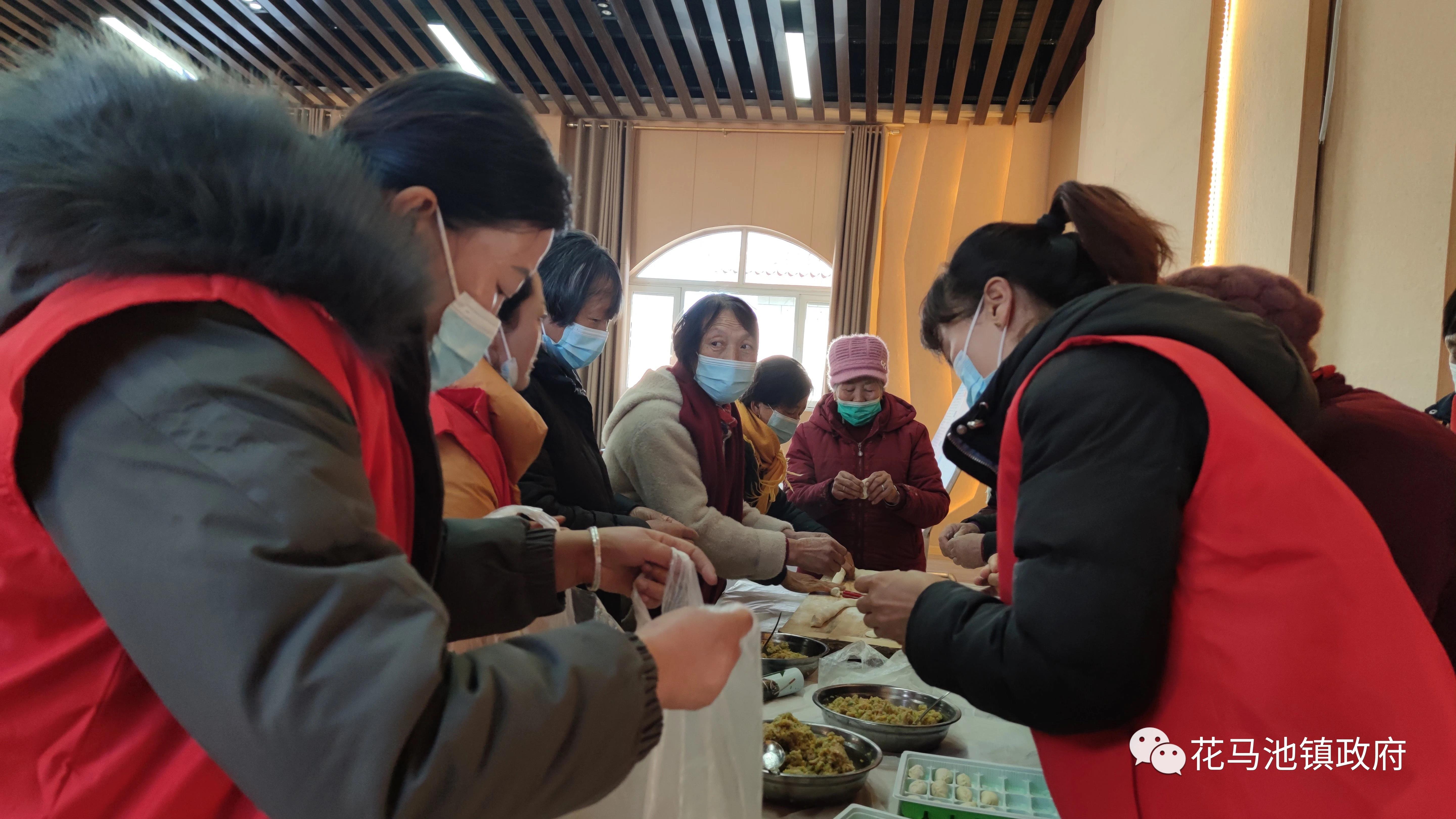 北塘新村：“情暖寒冬，饺子飘香”关爱老人活动