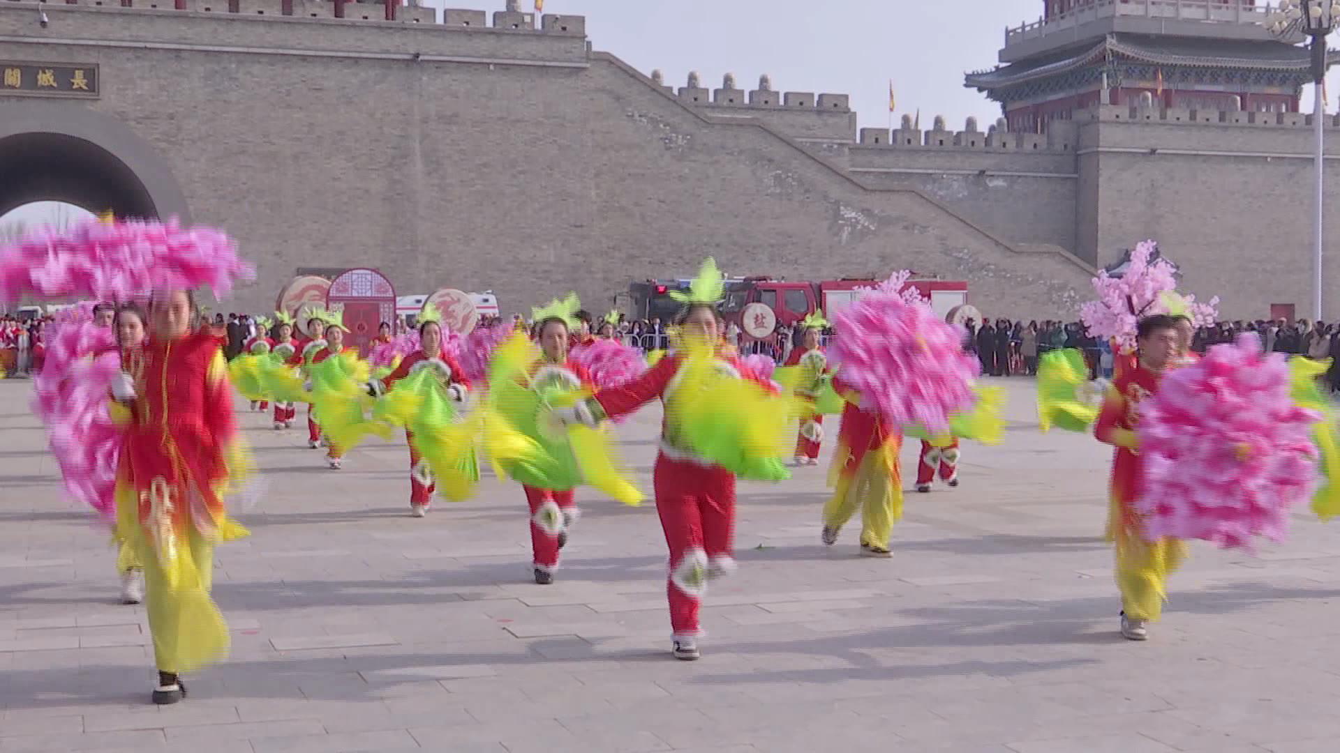 福龙贺彩闹元宵  红红火火过大年