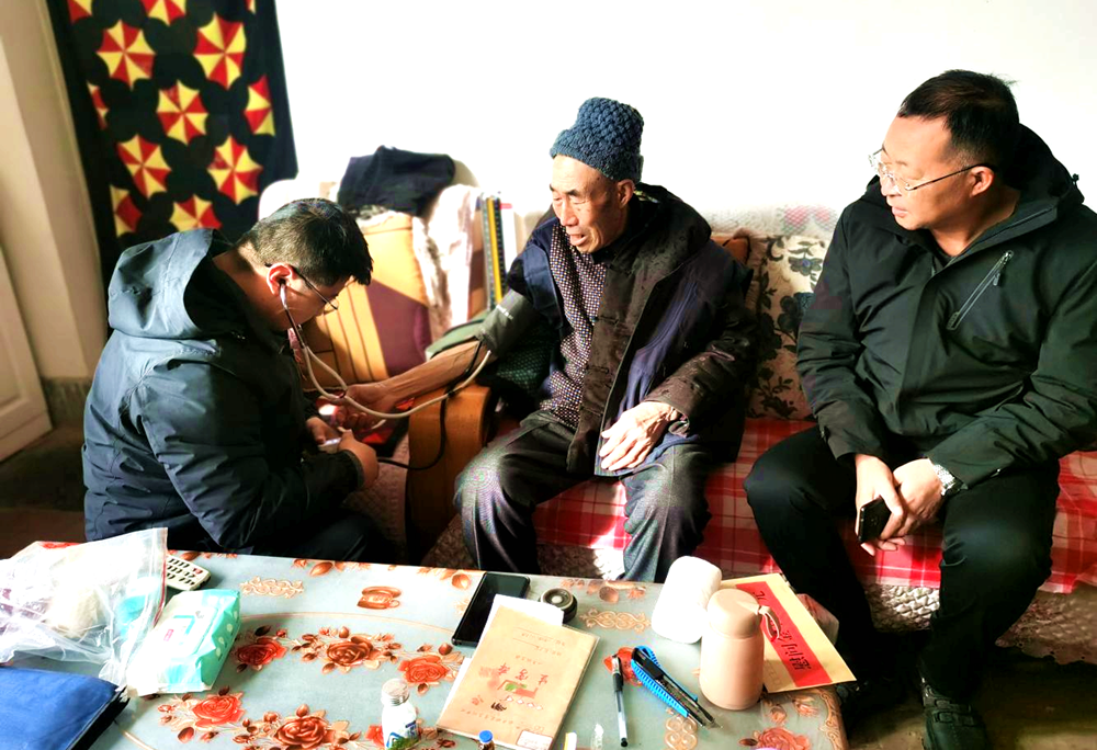 新春走基层丨盐池县惠安堡镇：春节慰问送温暖 年味渐浓情更浓