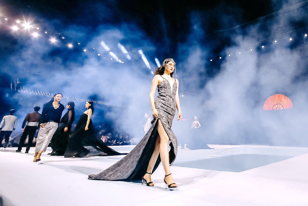 组图｜盐池古瓮城里上演融创时装秀