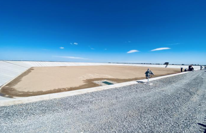 盐池县黎明调蓄水库下闸蓄水