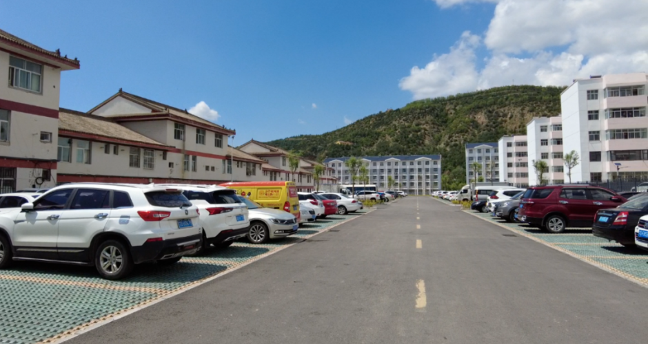 宁夏这个县城停车全免费，景区停车不收钱！