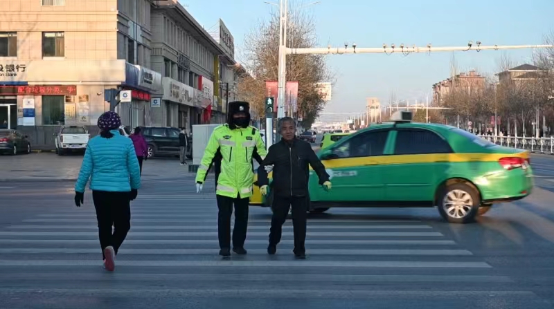 县公安局交管大队启动冬春季道路交通安全整治专项行动