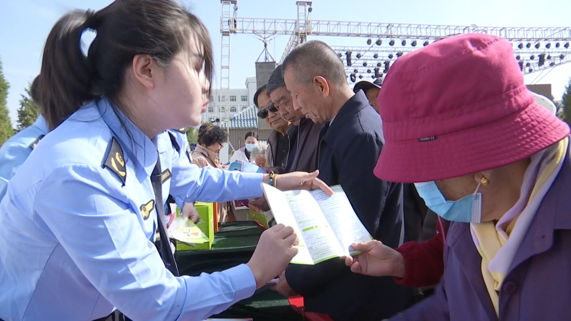 县市场监管局开展2025年知识产权宣传周活动