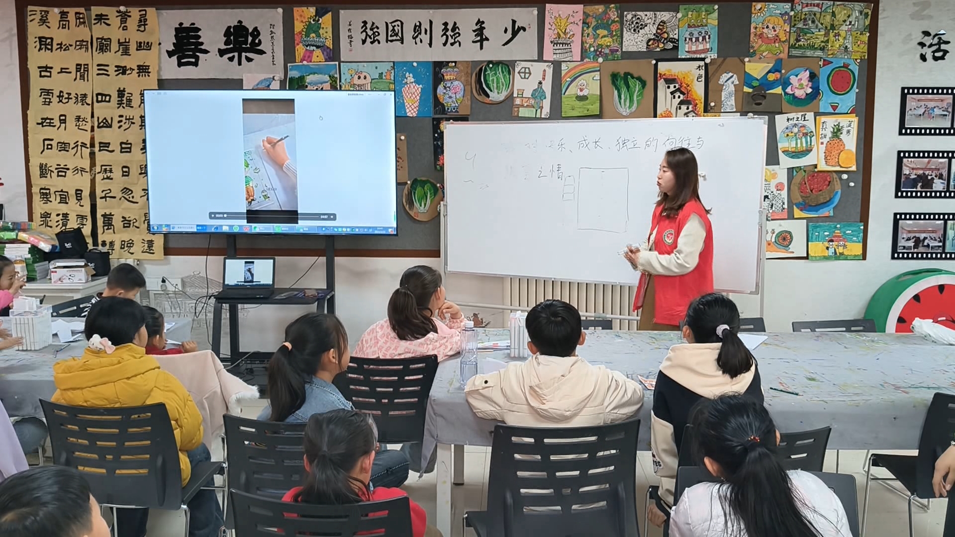 公益课堂育新芽 智慧养老暖夕阳