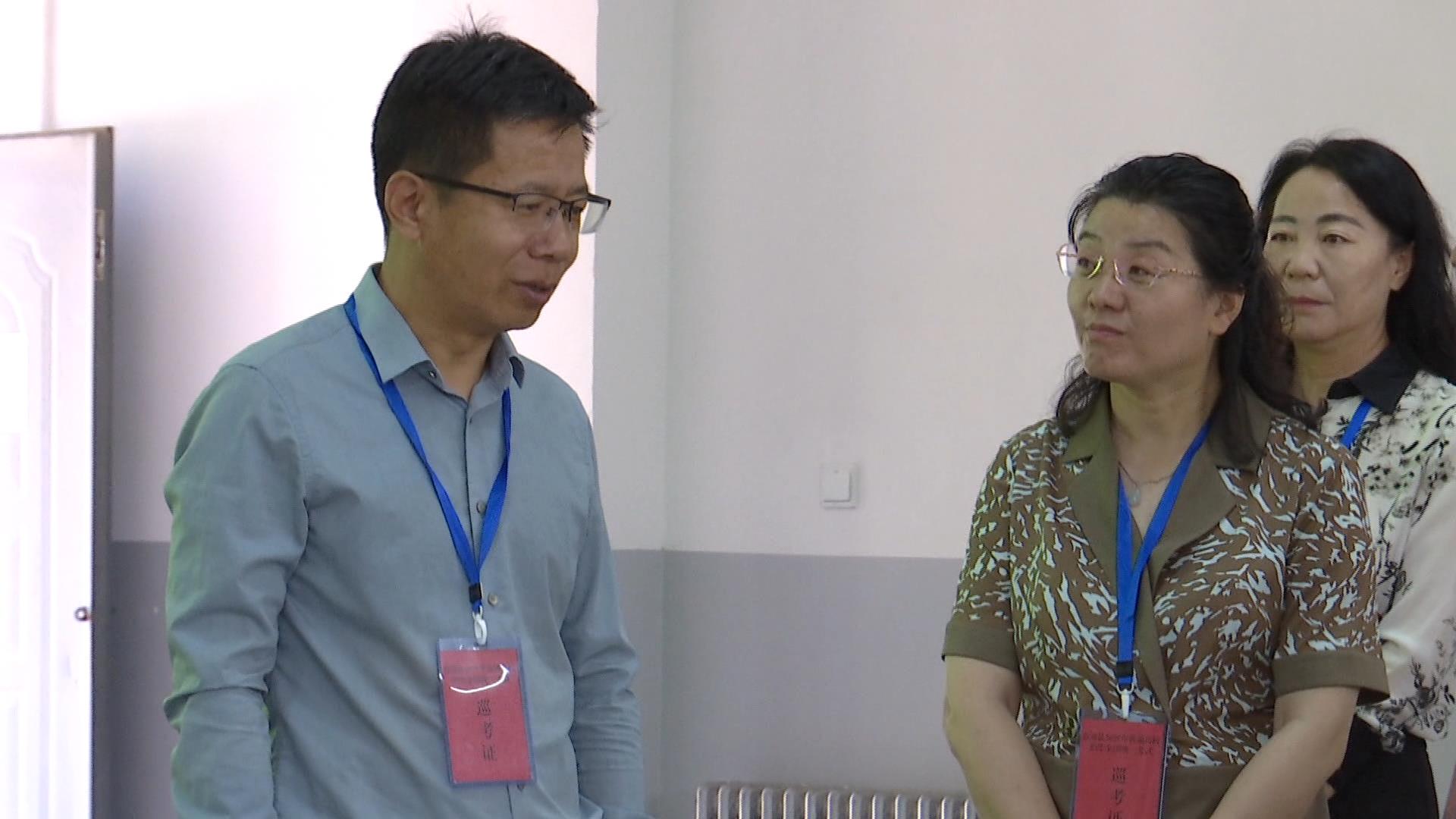 王学冕高考首日开展考点巡考工作