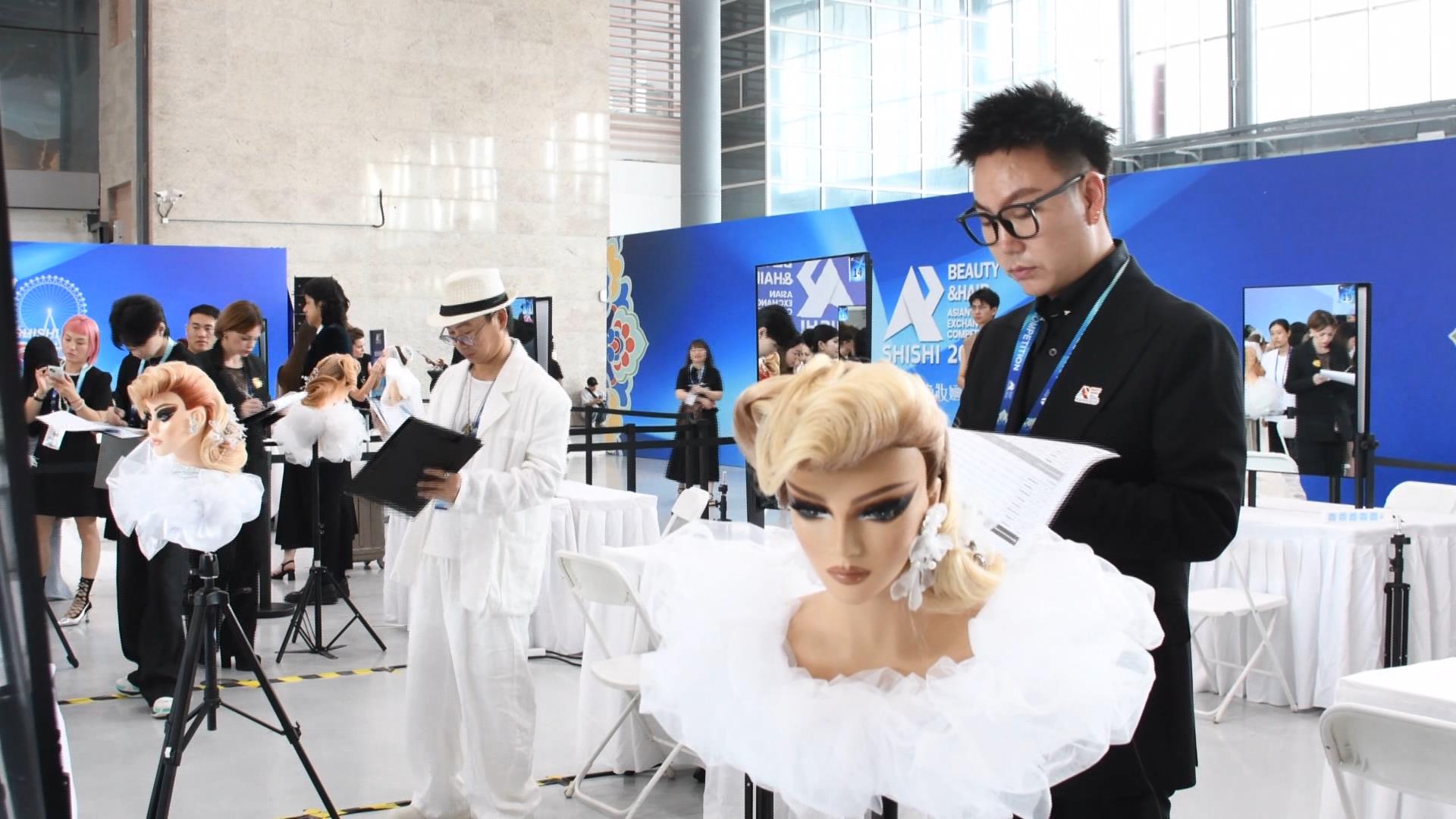 盐池理发师走向国际美业赛场评审席