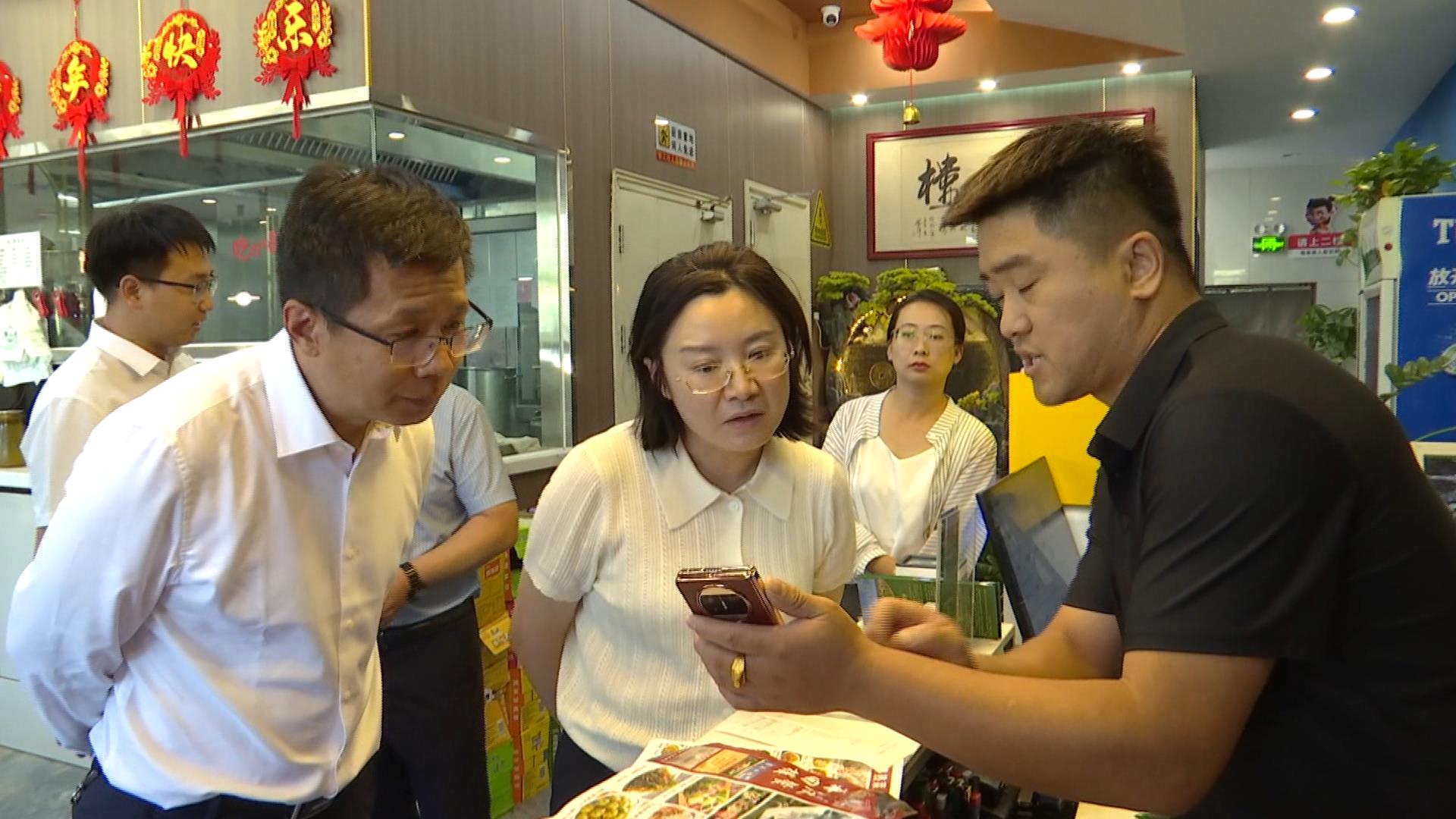 刘娜 王学冕调研全县电商集群发展实现新突破工作 奋楫争先 因势利导 推动电商产业高质量发展