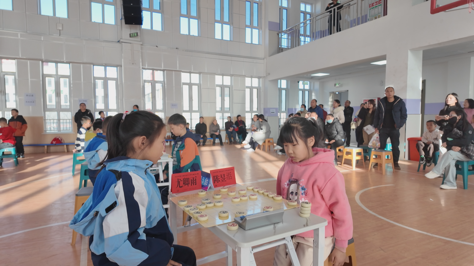 我县举行2025年“奔跑吧·少年”第七届“卡萨帝杯”全县中小学生象棋比赛