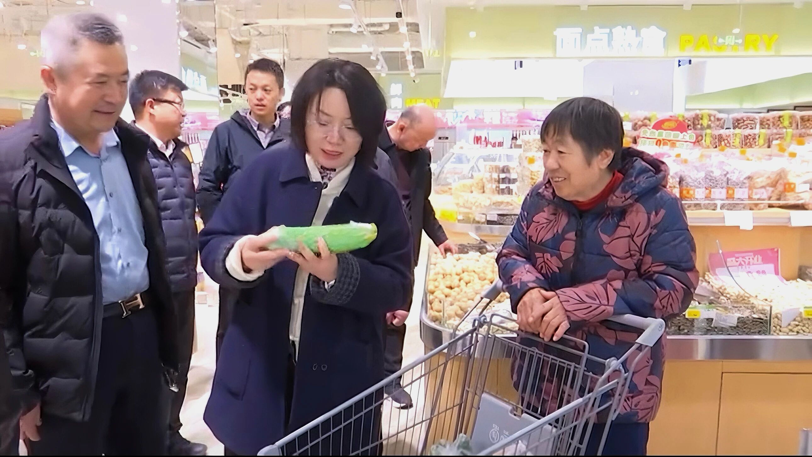 刘娜调研全县元旦期间促消费和食品安全工作 激发市场活力 守牢安全底线 确保群众欢乐祥和过节